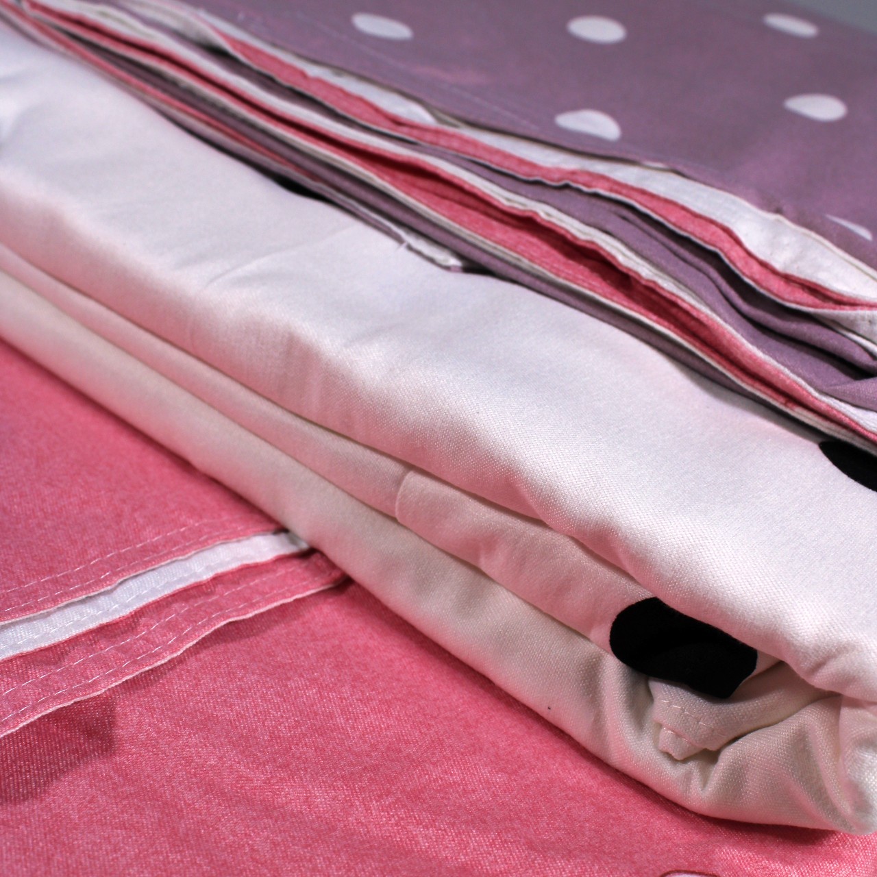 lenjerie 2 fete cu pisici lenjerie 2 fete cu pisici