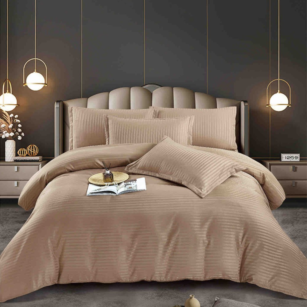 Set Lenjerie de Pat Model Damasc, Cearceaf cu Elastic, 6 Piese, Pat 2 Persoane bej Set Lenjerie de Pat Model Damasc, Cearceaf cu Elastic, 6 Piese, Pat 2 Persoane bej