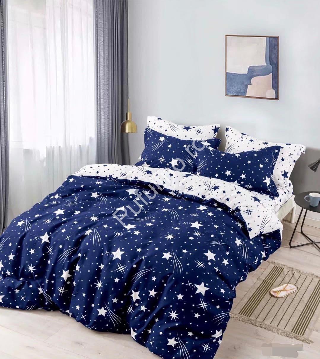 Lenjerie bleumarin cu stelute albe Lenjerie bleumarin cu stelute albe