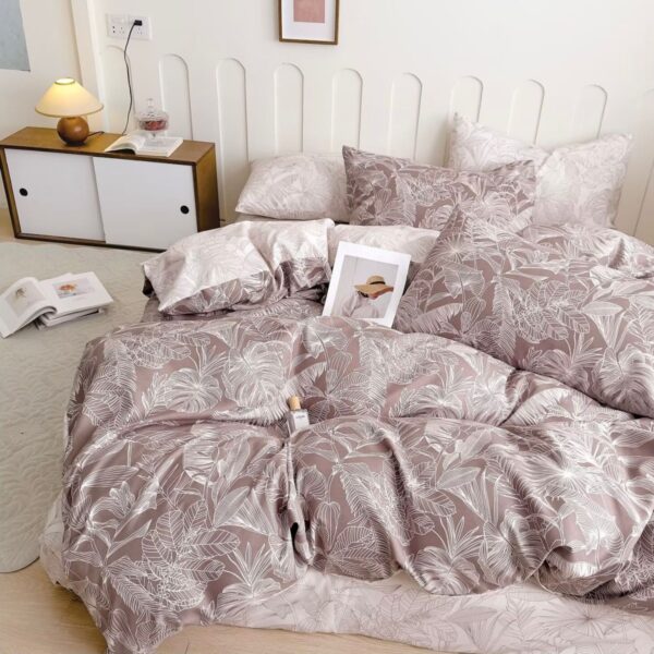 lenjerie maro cu frunze simple