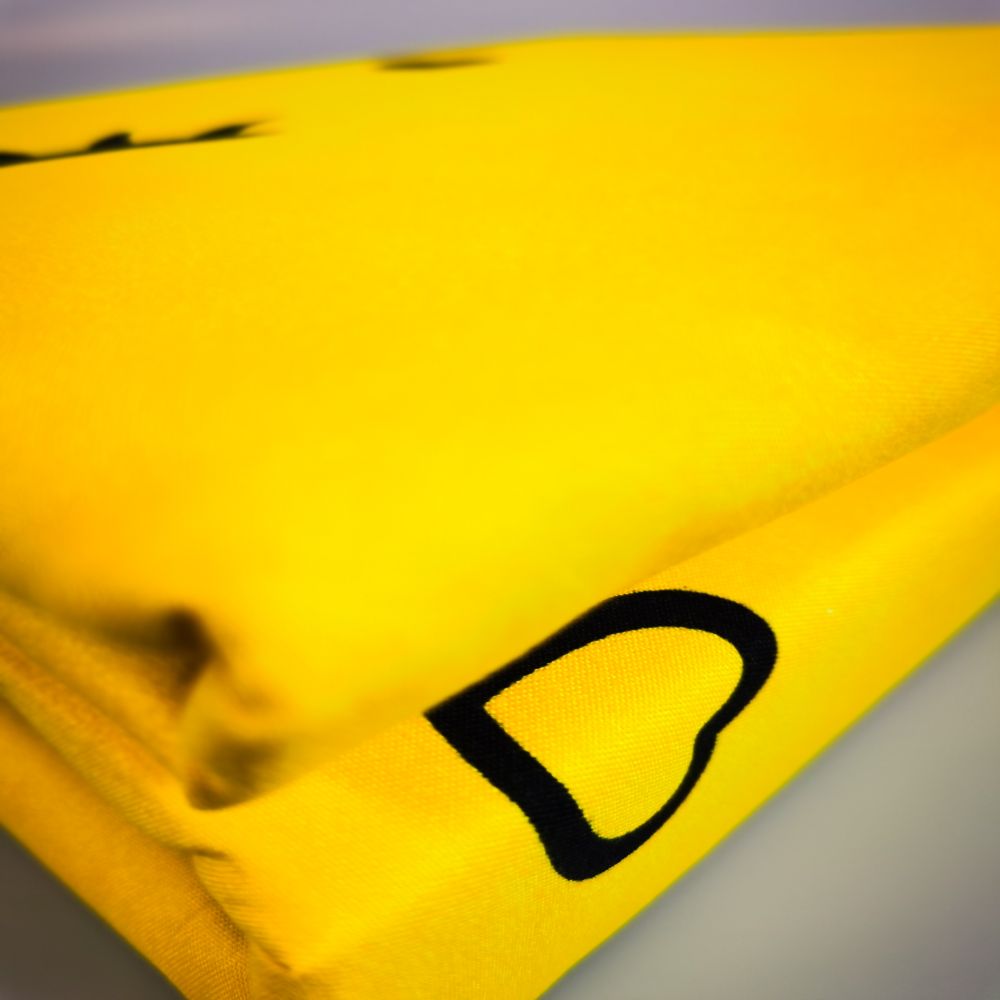 Lenjerie galbena cu inimi lenjerie-galbena-inimi