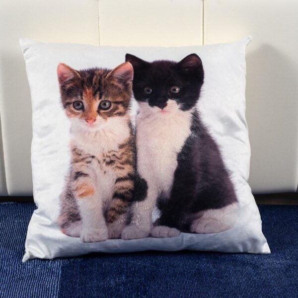 Perna decorativa alba cu pisicute