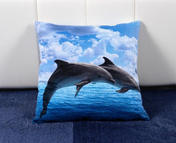 Perna decorativa bleu cu delfini