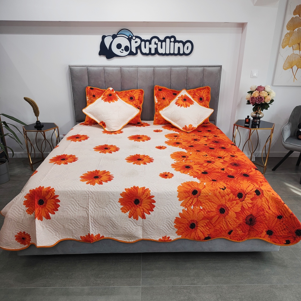 cuvertura de pat bej cu flori portocalii cuvertura de pat bej cu flori portocalii