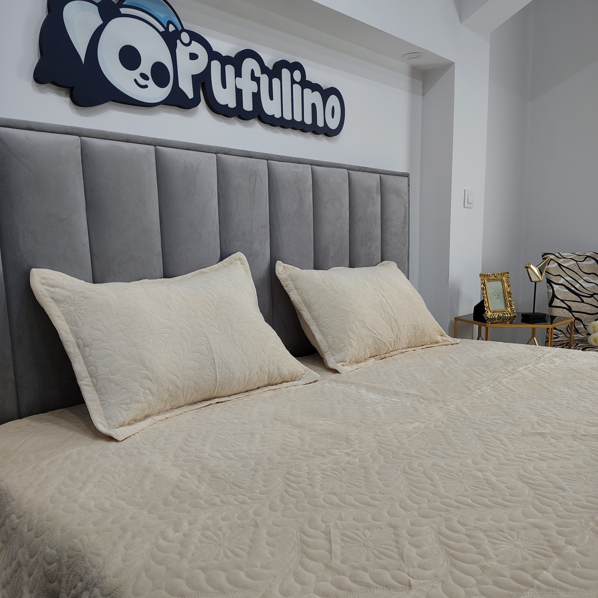 Cuvertura Catifea Ivory Material Cuvertura Catifea Ivory Material