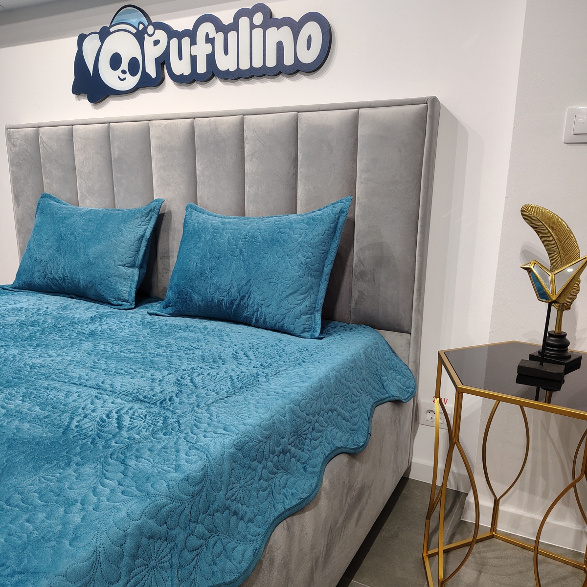 Cuvertura microfibra catifelata bleumarin material Cuvertura microfibra catifelata bleumarin material