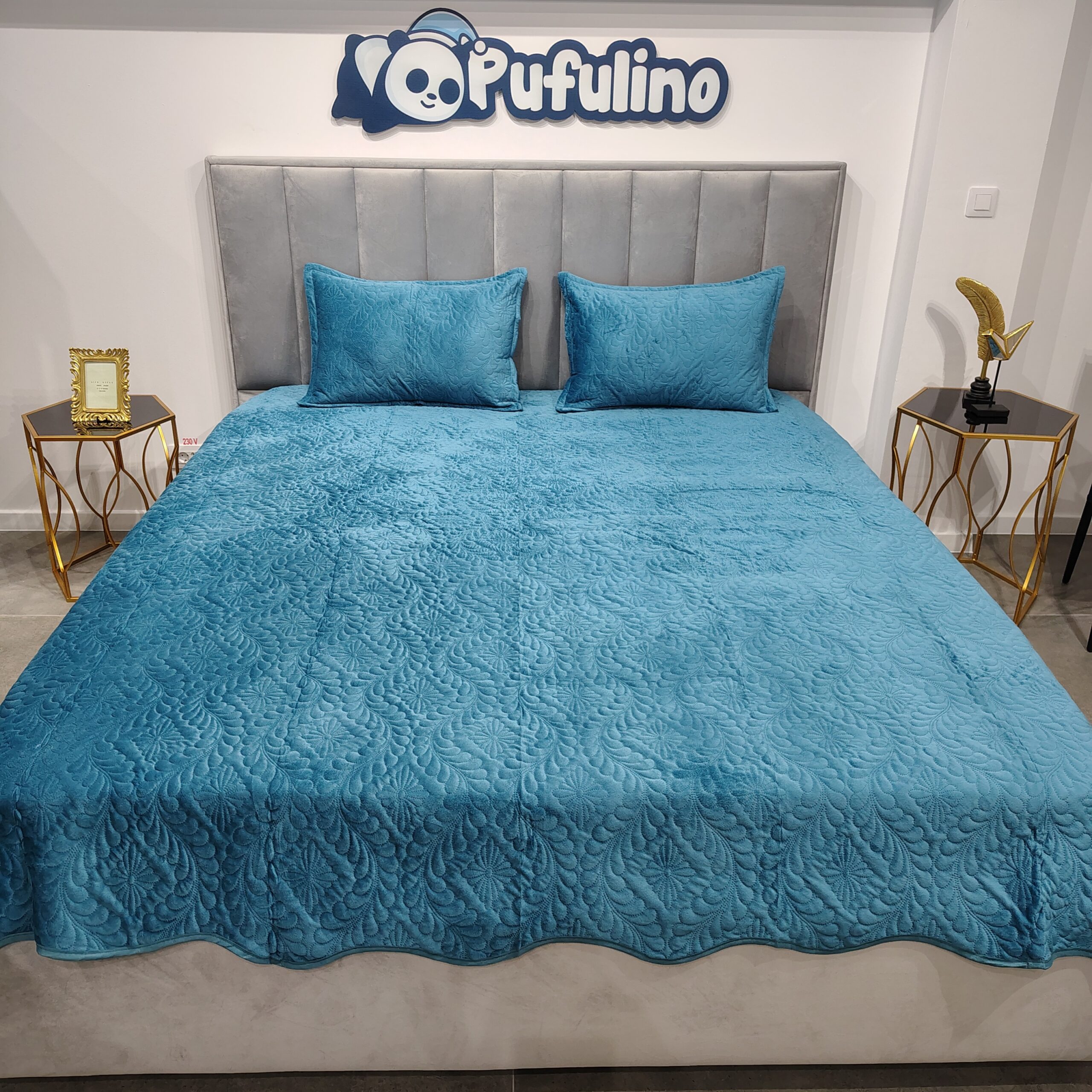 Cuvertura microfibra catifelata bleumarin Cuvertura microfibra catifelata bleumarin