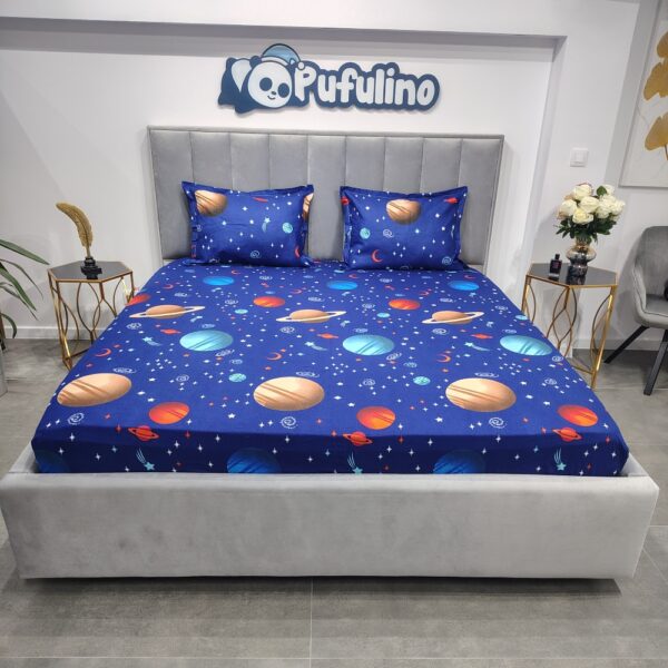 husa de pat finet albastra cu planete