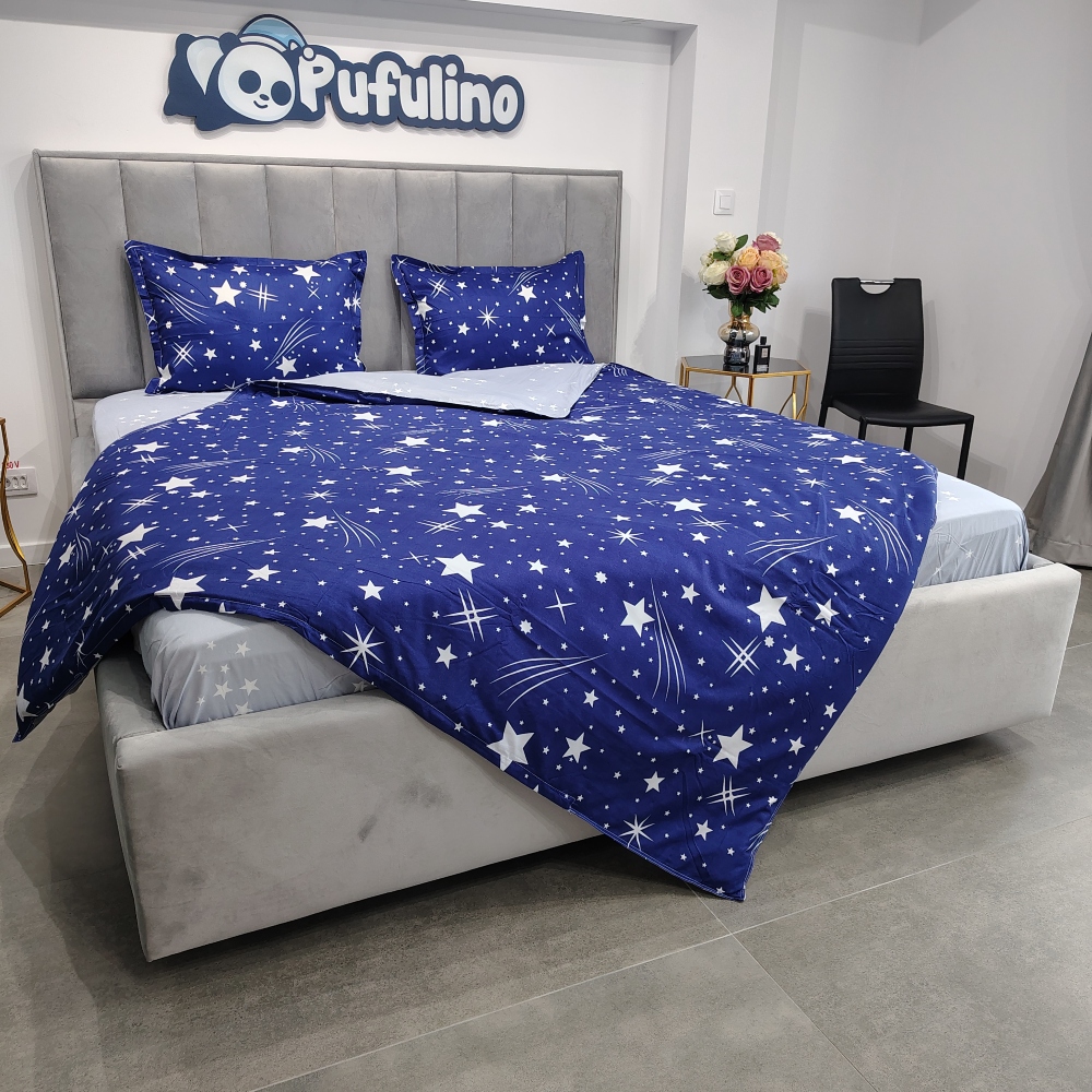 lenjerie de pat albastra cu stelute (3) lenjerie de pat albastra cu stelute (3)