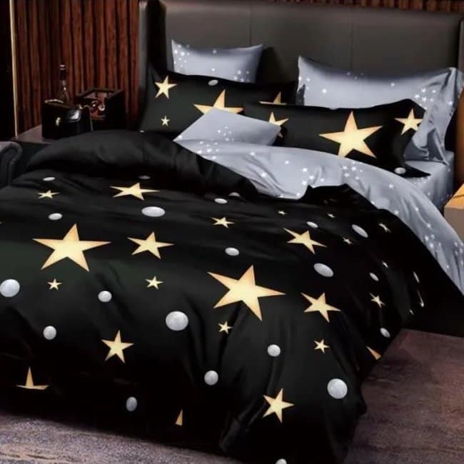 lenjerie neagra cu stelute aurii lenjerie neagra cu stelute aurii