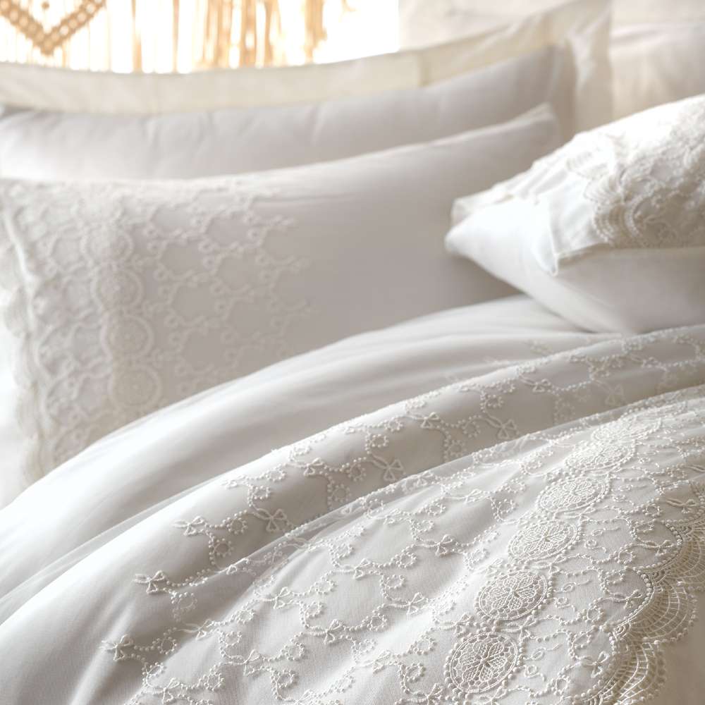 set lenjerie + cuvertura de lux ipek aproape set lenjerie + cuvertura de lux ipek aproape