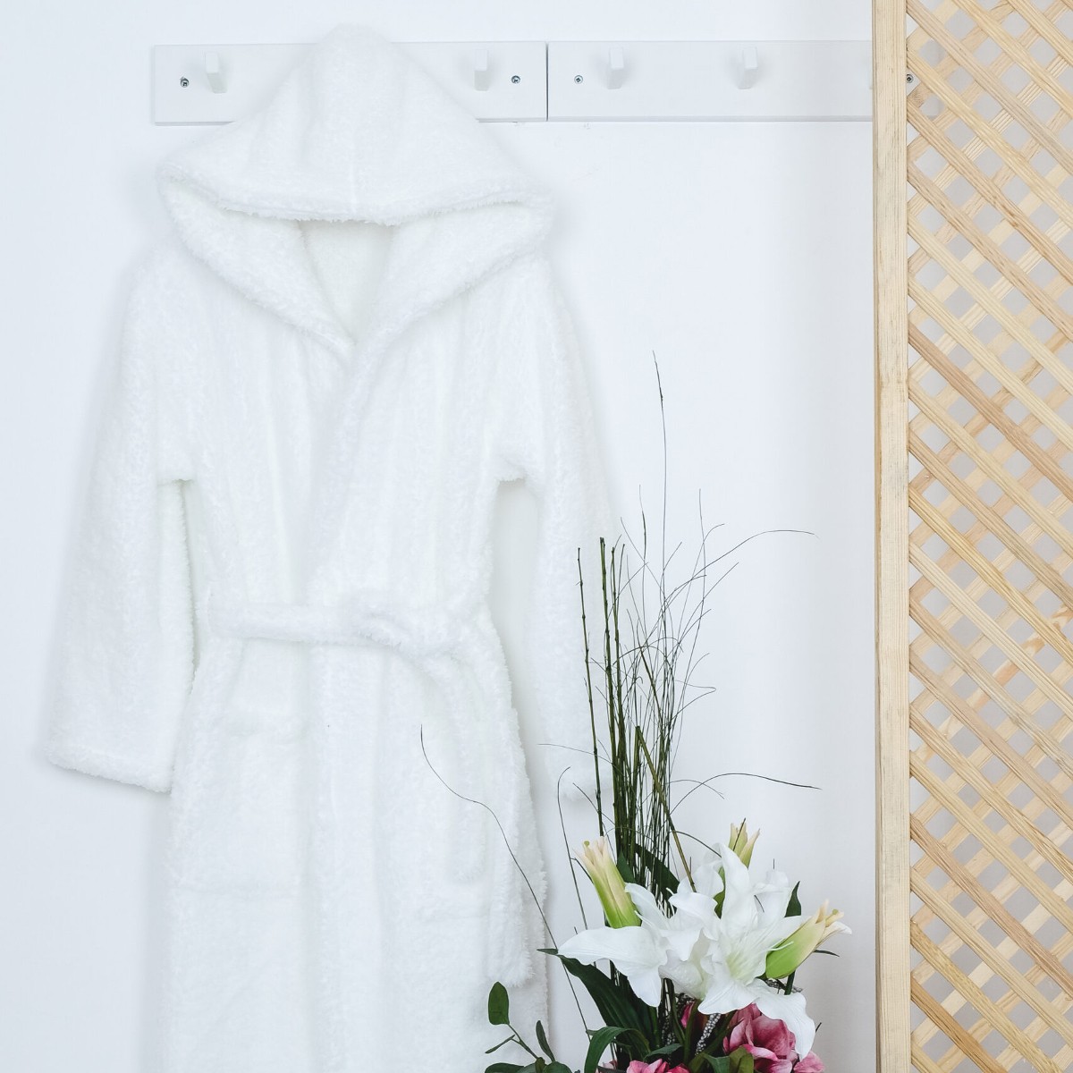 halat cocolino cu gluga alb halat cocolino cu gluga alb