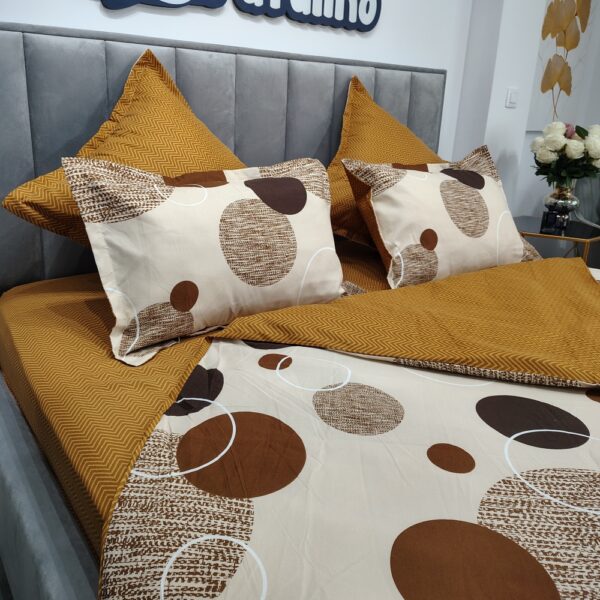 lenjerie de pat bej cu cercuri