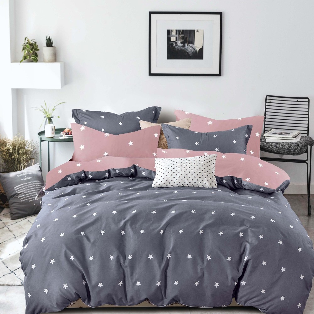 lenjerie gri cu stelute si 2 fete lenjerie gri cu stelute si 2 fete