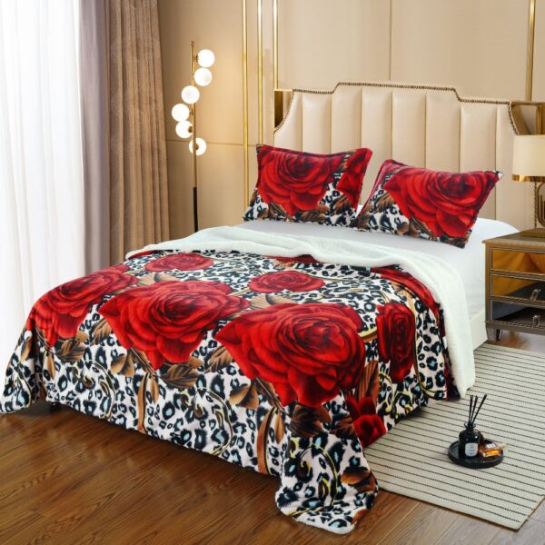 patura cu blanita + fete de perna cu trandafiri