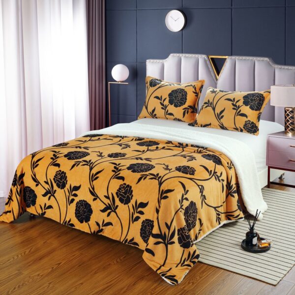 patura cu blanita + fete de perna maro cu flori