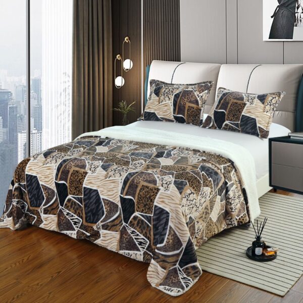 patura cu blanita + fete de perna maro model abstract