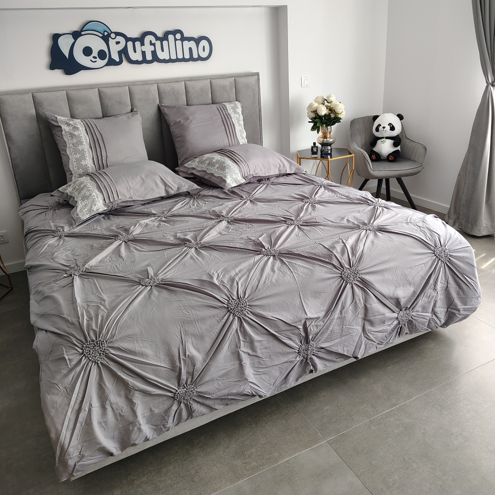 lenjerie cu pliuri si inimioare gri lenjerie cu pliuri si inimioare gri