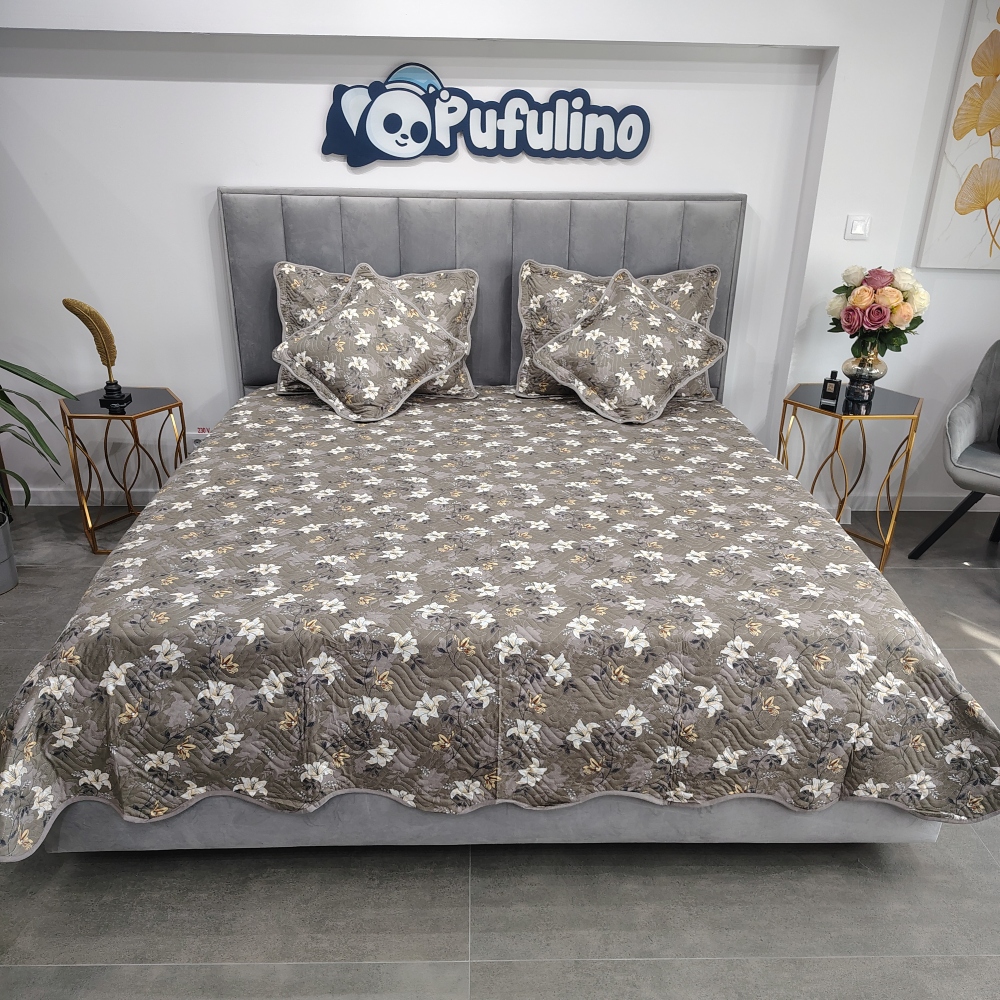 cuvertura de pat gri cu floricele albe cuvertura de pat gri cu floricele albe