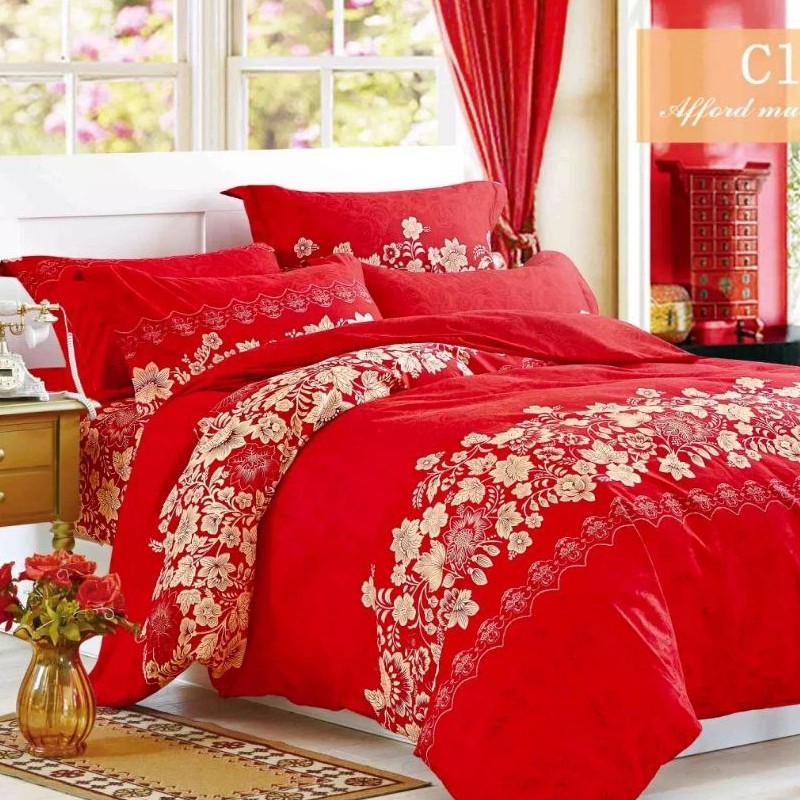 lenjerie rosie cu flori aurii lenjerie rosie cu flori aurii