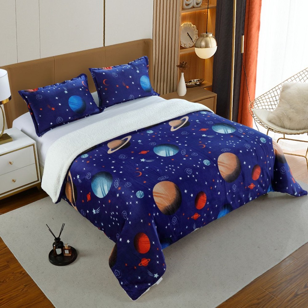 patura cu blanita albastra cu planete patura cu blanita albastra cu planete