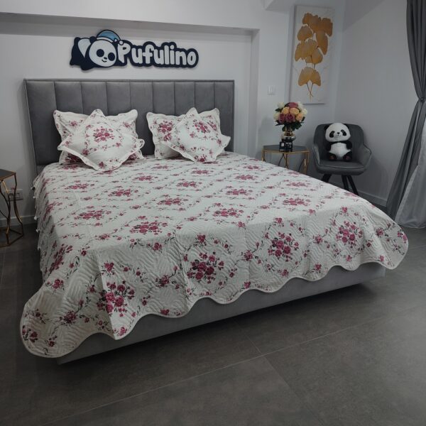 cuvertura de pat ci floricele roz (1)