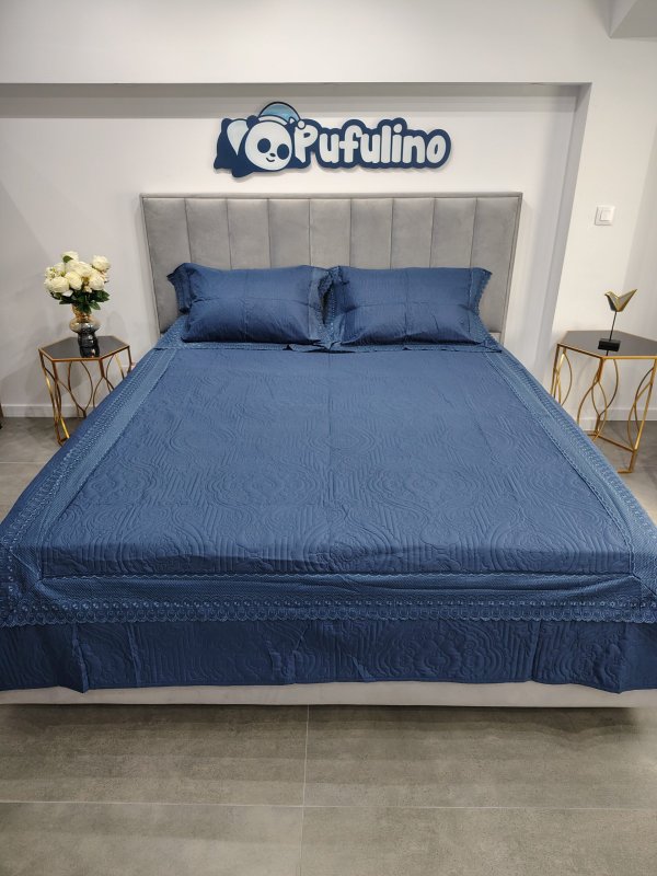 Cuvertura bleumarin cu broderie aplicata dimensiuni