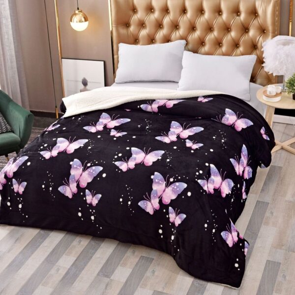 patura cu blanita neagra cu fluturi