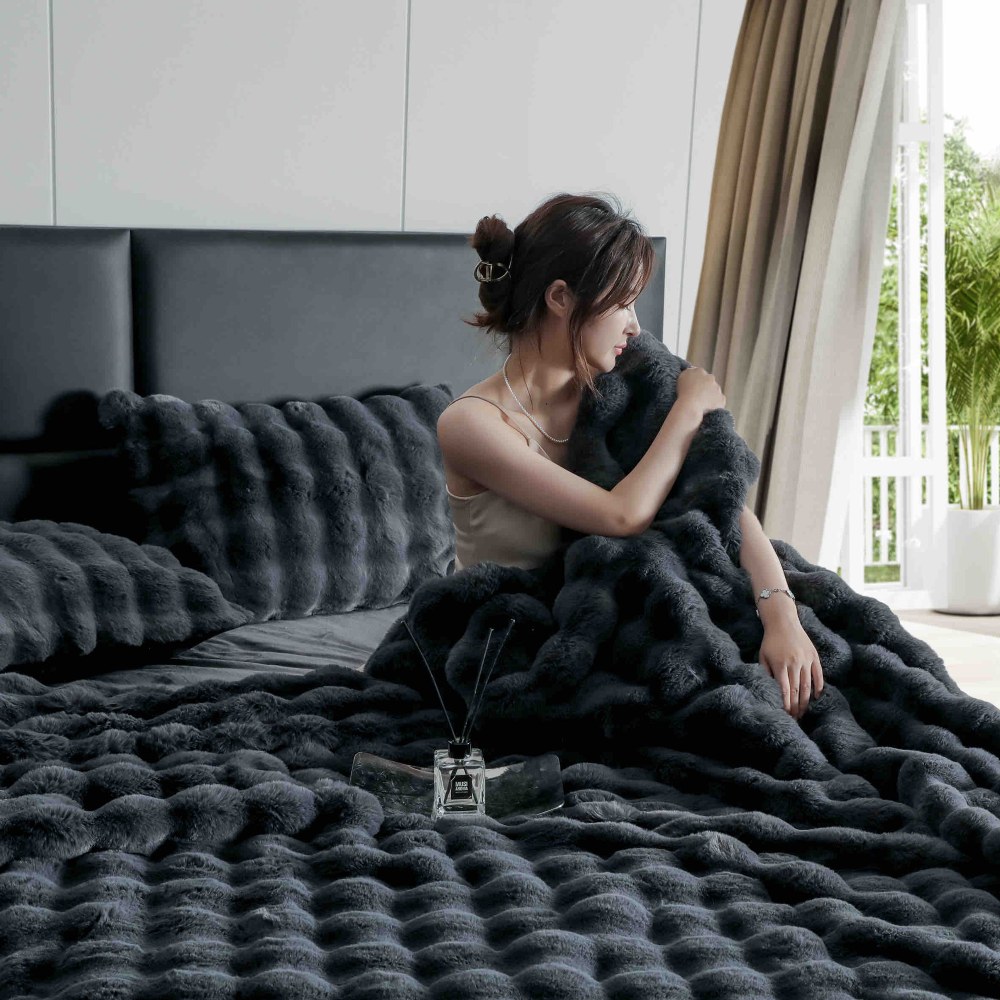 lenjerie de lux blanita iepure gri inchis moale lenjerie de lux blanita iepure gri inchis moale