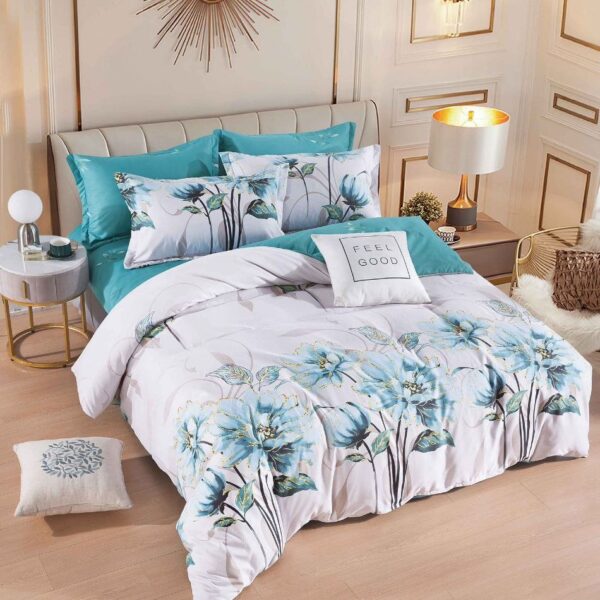 lenjerie alba cu flori albastre