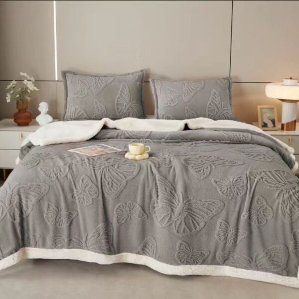 patura cu blanita fluturi tricot gri inchis