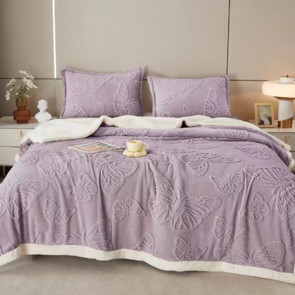 patura cu blanita fluturi tricot lila