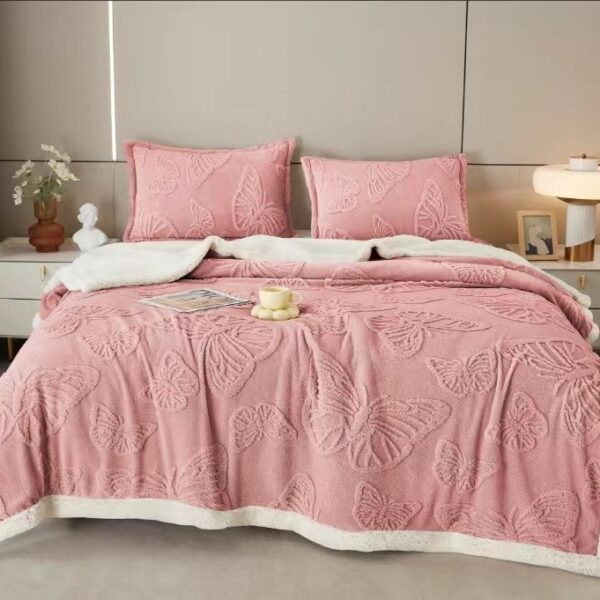 patura cu blanita fluturi tricot roz