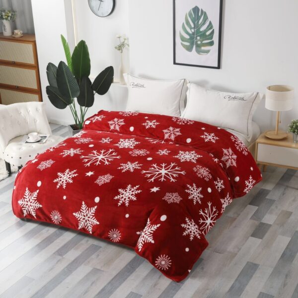 patura soft model de craciun cu fulgi de zapada