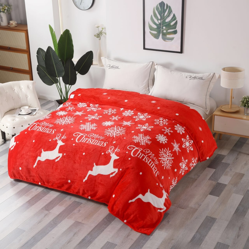 patura soft model de craciun cu reni albi patura soft model de craciun cu reni albi