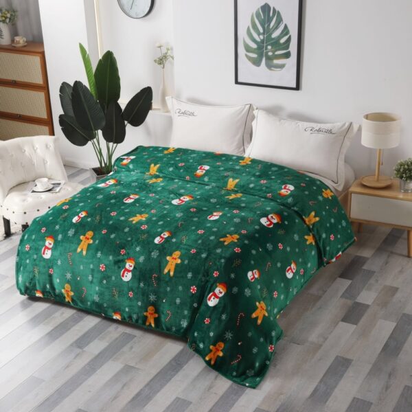 patura soft model de craciun verde cu om de zapada