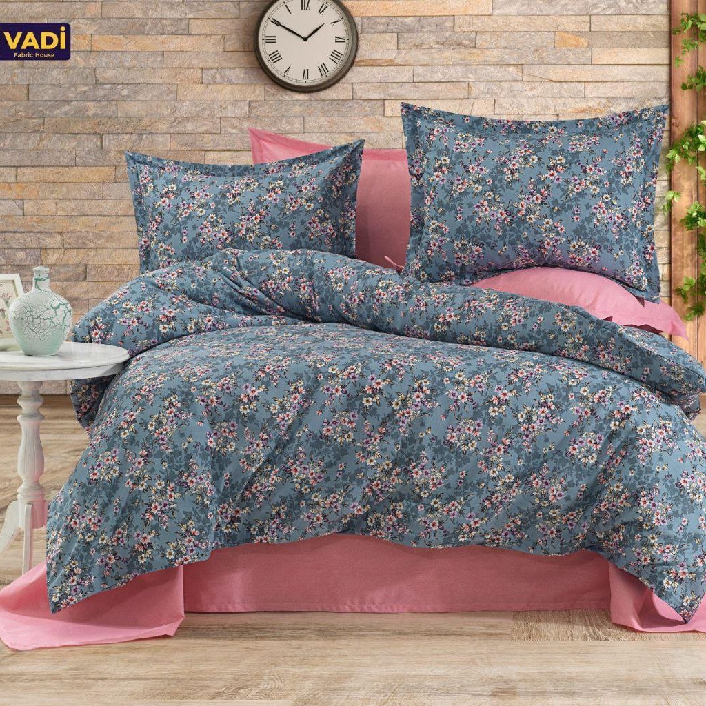 Lenjerie albastra cu roz Lenjerie albastra cu roz