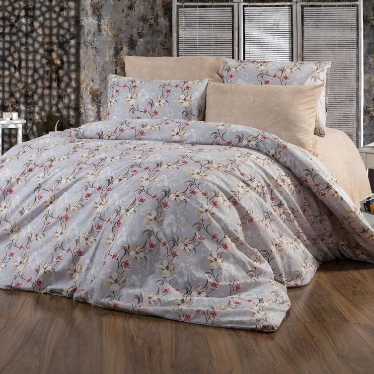 Lenjerie bej si bleu cu flori roz