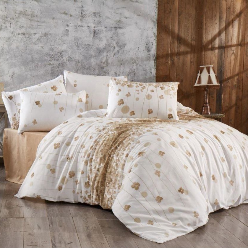 Lenjerie crem cu flori suspendate Lenjerie crem cu flori suspendate