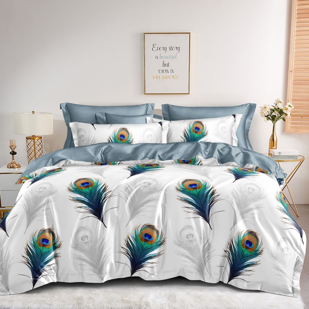 lenjerie alb gri cu pene colorate lenjerie alb gri cu pene colorate