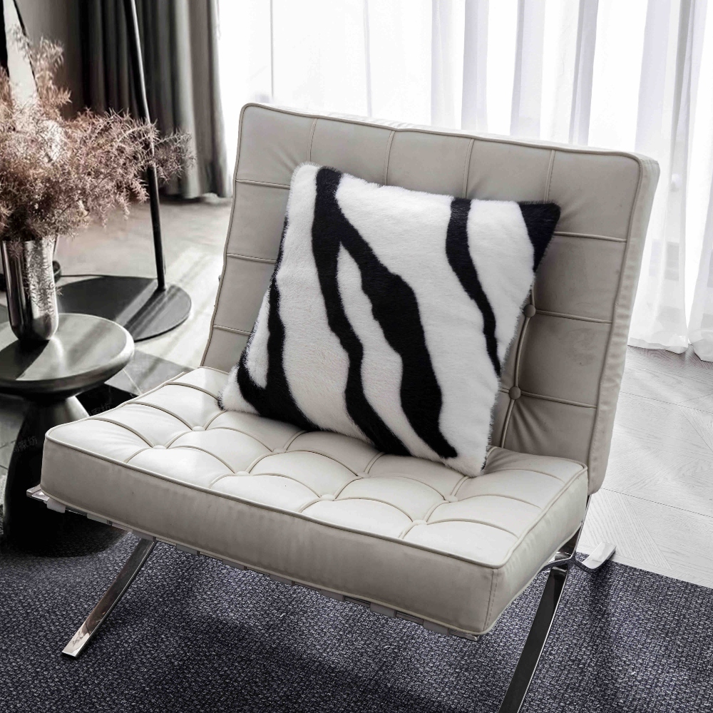 Patura cu blana de nurca zebra perna