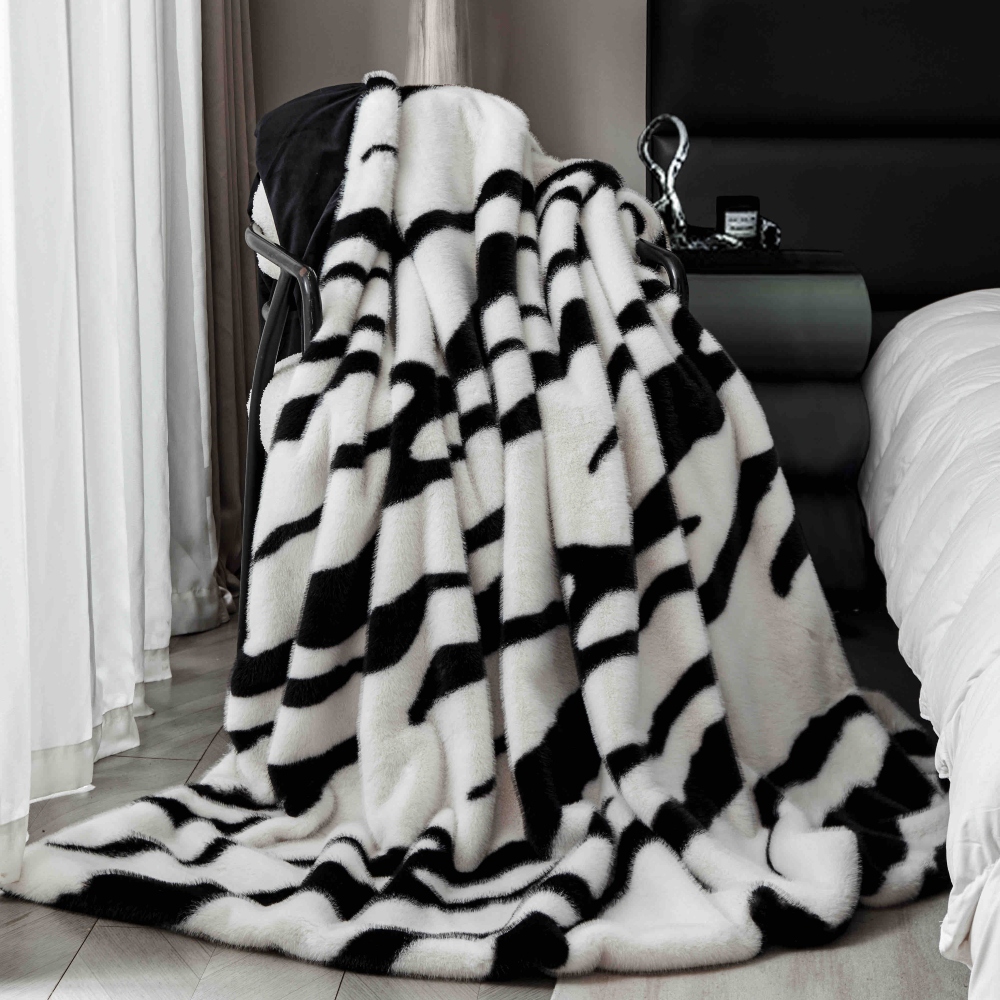 Patura cu blana de nurca zebra scaun