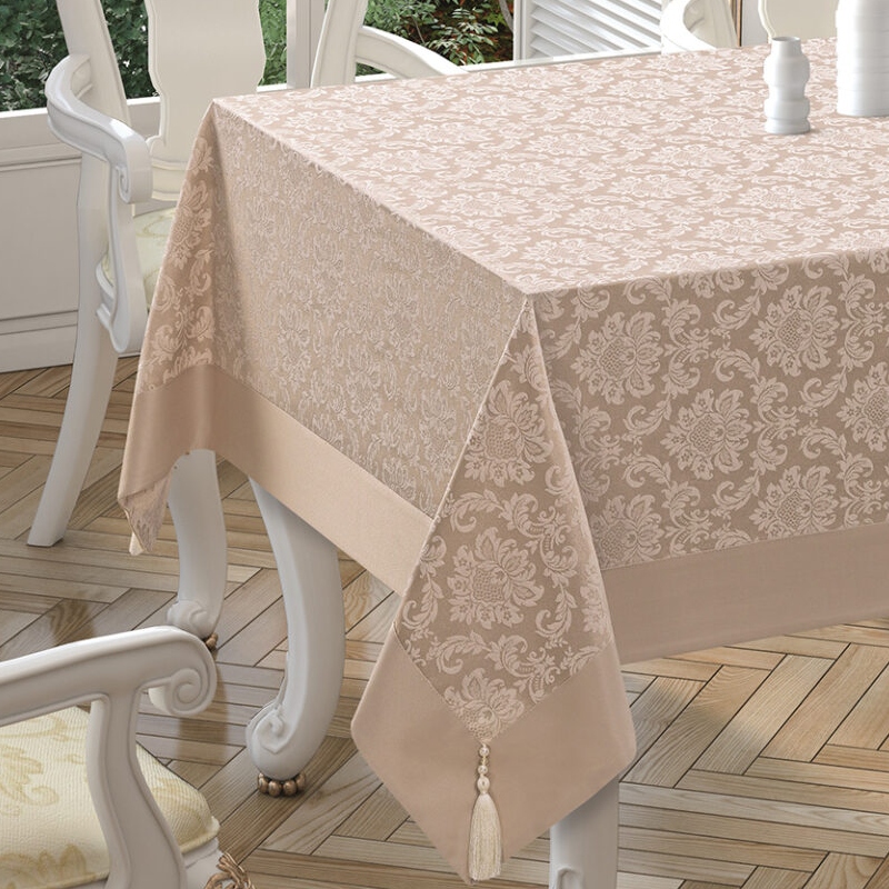 fata de masa policoton tabe bej aproape fata de masa policoton tabe bej aproape