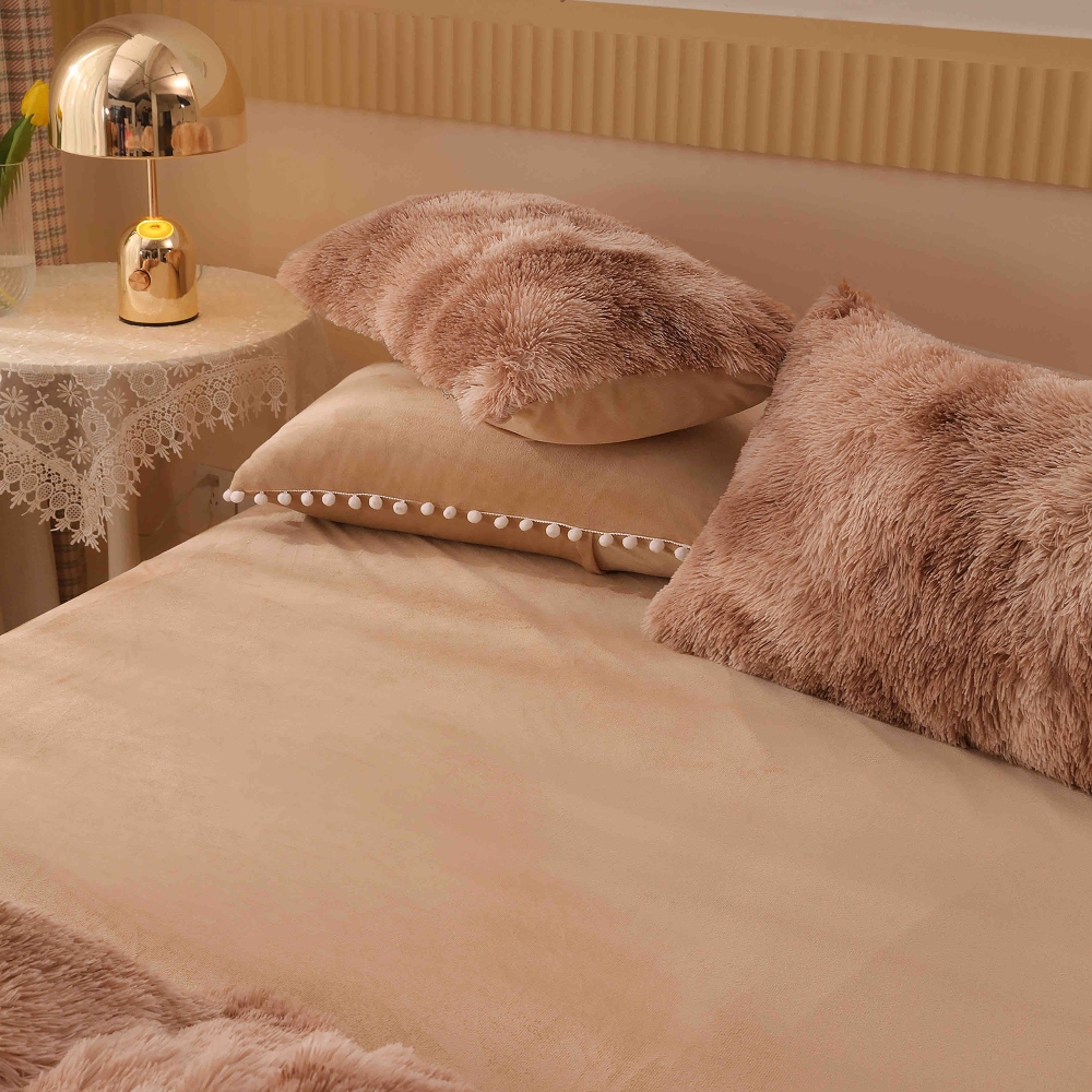 lenjerie fluffy maro degrade perne lenjerie fluffy maro degrade perne