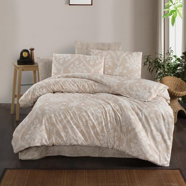 lenjerie bej cu ornamente