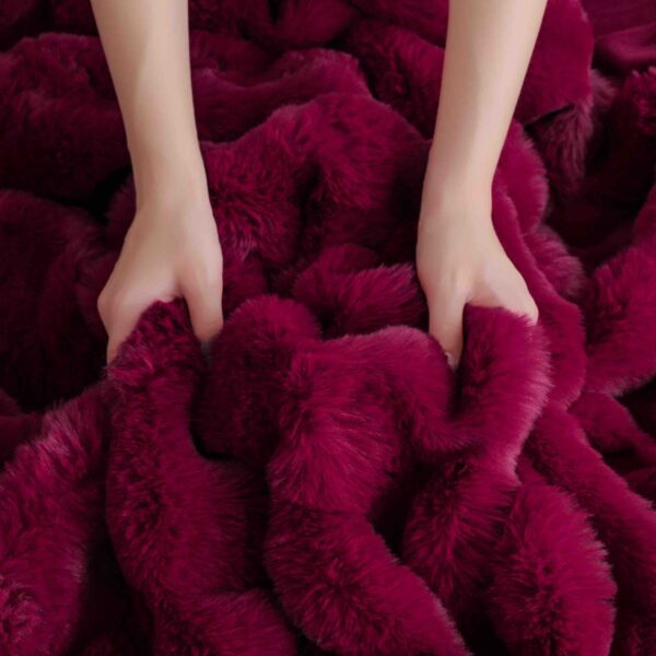 lenjerie blanita iepure grena material