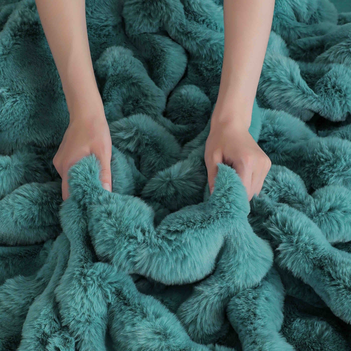 lenjerie blanita iepure turcoaz aproape lenjerie blanita iepure turcoaz aproape