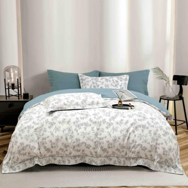 lenjerie la cutie din finet alb albastra cu floricele