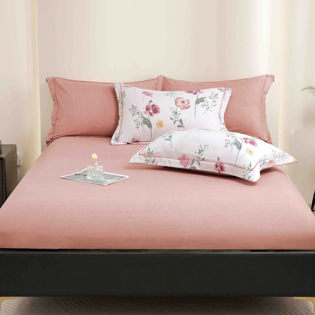 lenjerie la cutie din finet alb roz cu flori cearceaf lenjerie la cutie din finet alb roz cu flori cearceaf