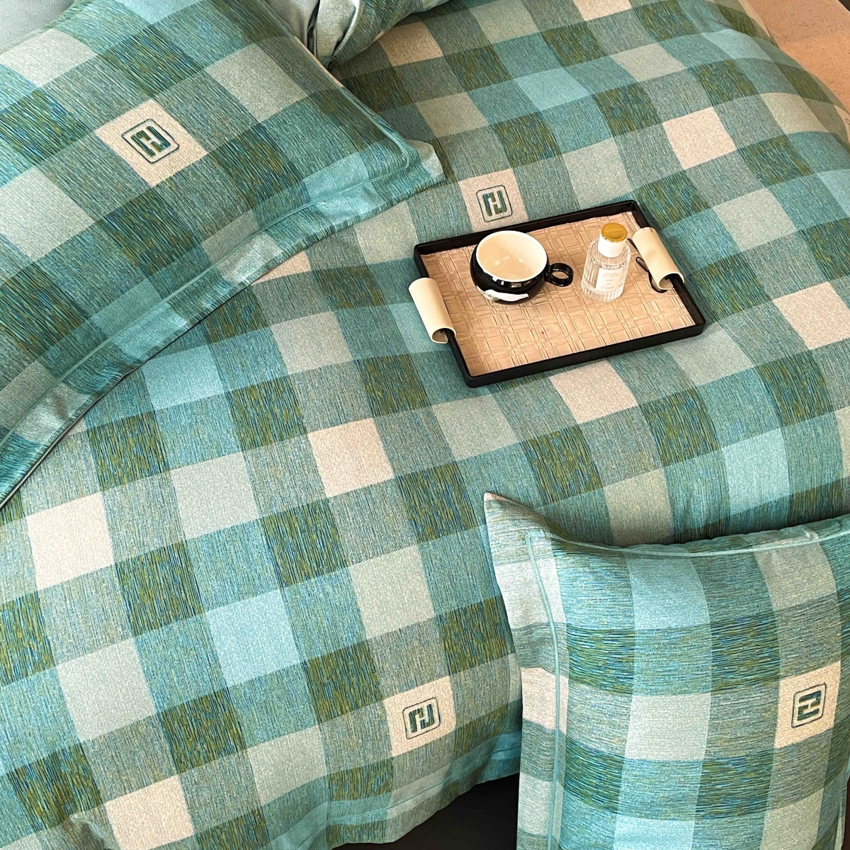 lenjerie la cutie din finet turcoaz cu carouri sus lenjerie la cutie din finet turcoaz cu carouri sus